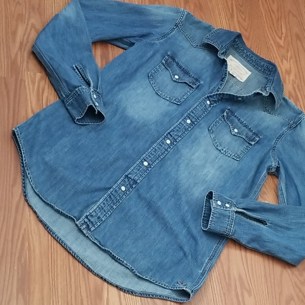 American eagle outfitters snap up shirt med